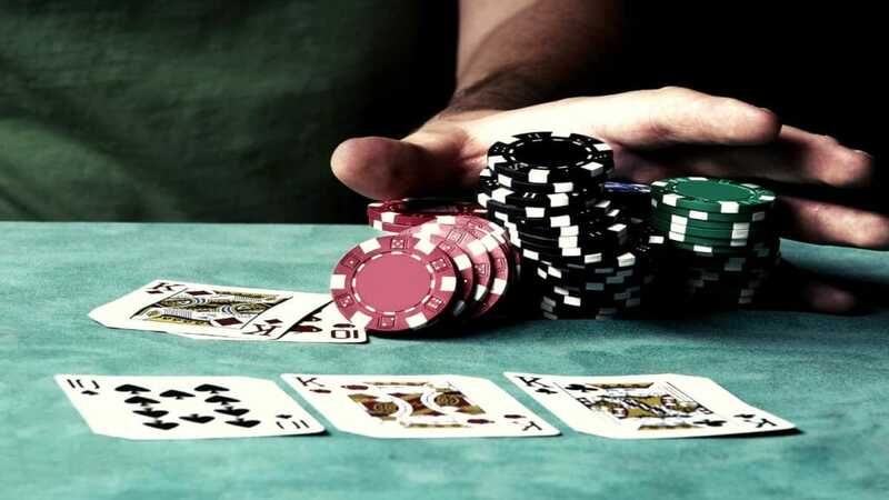 Áp dụng mẹo chơi Poker để đánh bại đối thủ